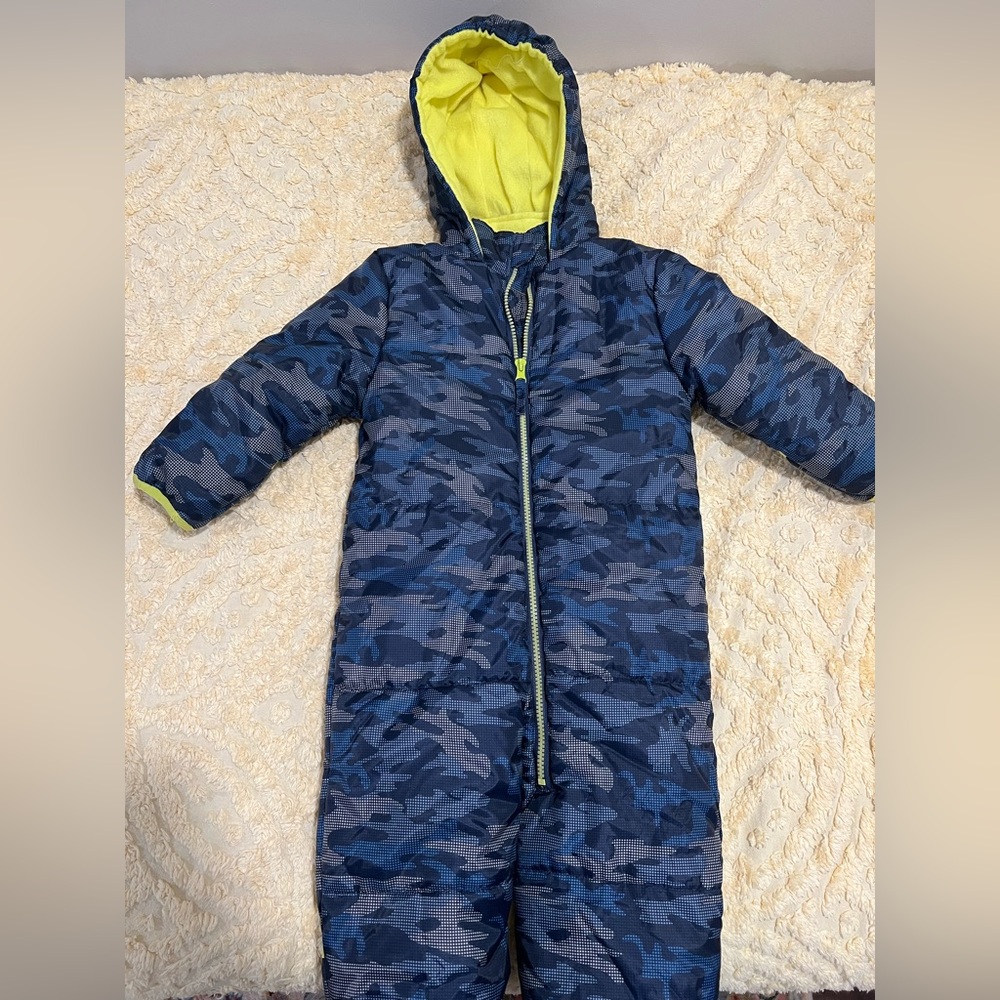 Full snow suit with hood. Never worn. 24 months